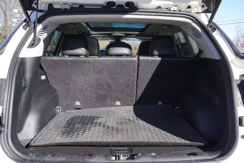 Jeep Compass Vehicle Full-screen Gallery Image 20