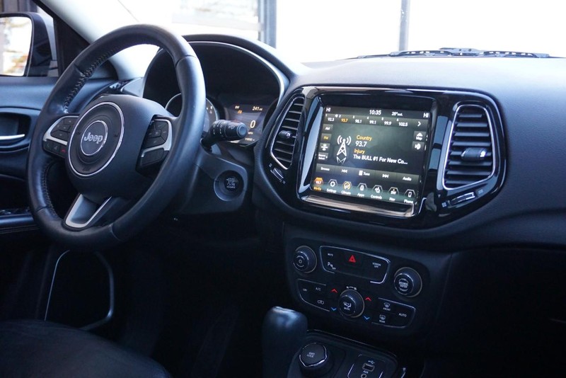 Jeep Compass Vehicle Full-screen Gallery Image 33