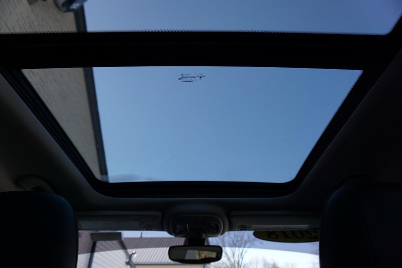 Jeep Compass Vehicle Full-screen Gallery Image 34