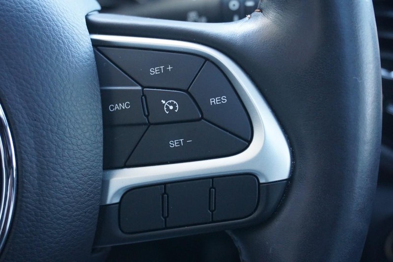 Jeep Compass Vehicle Full-screen Gallery Image 37