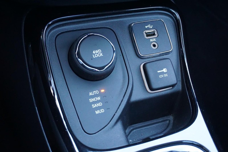 Jeep Compass Vehicle Full-screen Gallery Image 41