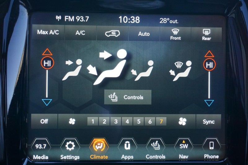 Jeep Compass Vehicle Full-screen Gallery Image 45