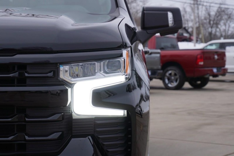 Chevrolet Silverado 1500 Vehicle Full-screen Gallery Image 10