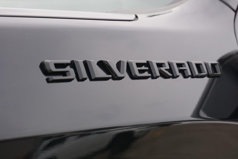 Chevrolet Silverado 1500 Vehicle Full-screen Gallery Image 11