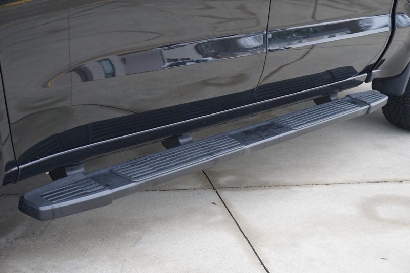 Chevrolet Silverado 1500 Vehicle Full-screen Gallery Image 13