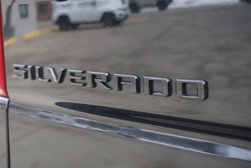Chevrolet Silverado 1500 Vehicle Full-screen Gallery Image 20