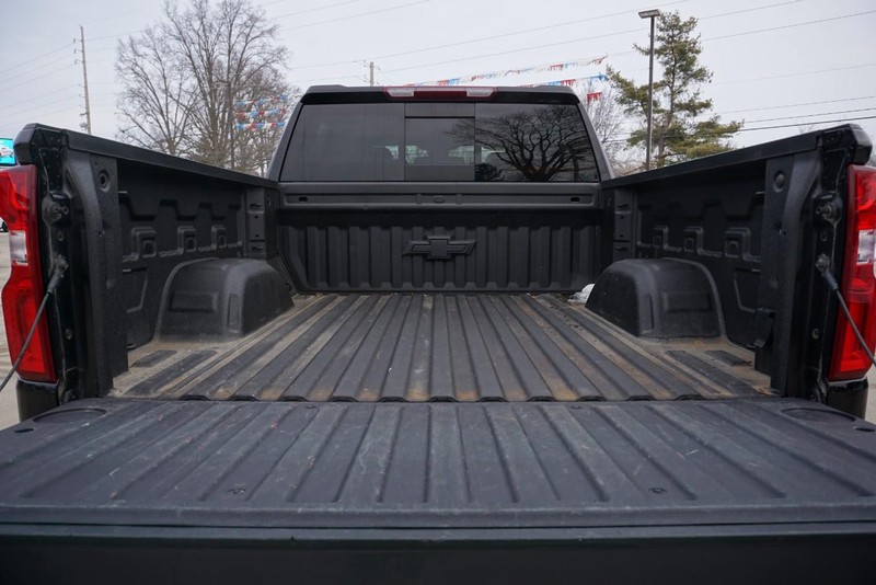 Chevrolet Silverado 1500 Vehicle Full-screen Gallery Image 22