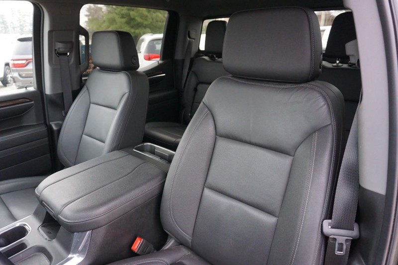 Chevrolet Silverado 1500 Vehicle Full-screen Gallery Image 25