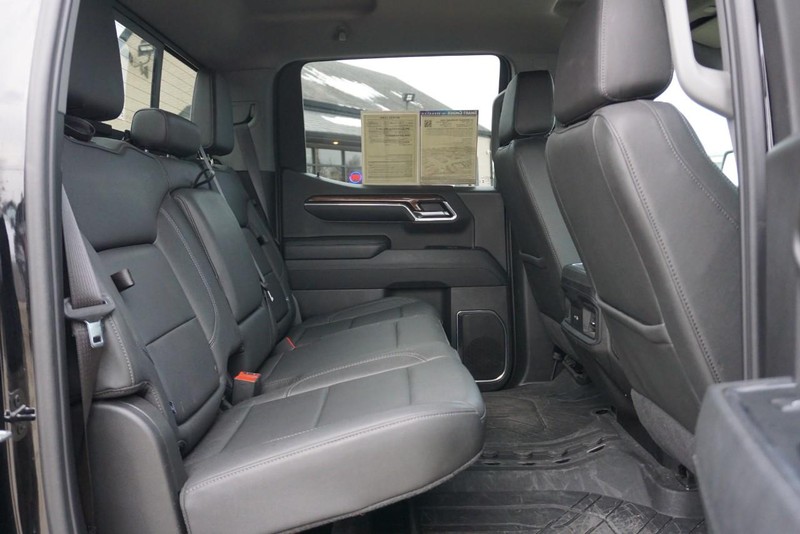 Chevrolet Silverado 1500 Vehicle Full-screen Gallery Image 28