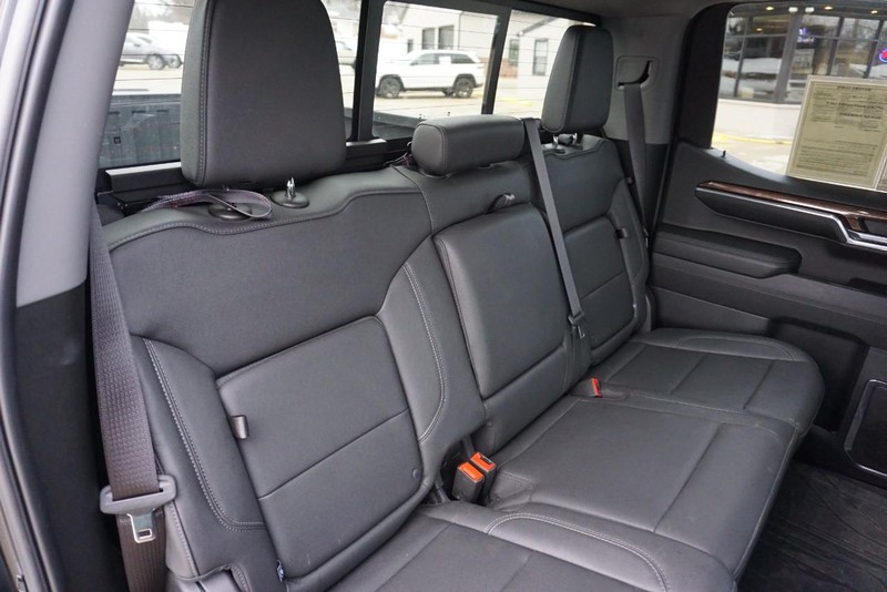 Chevrolet Silverado 1500 Vehicle Full-screen Gallery Image 29