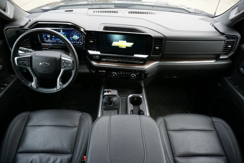 Chevrolet Silverado 1500 Vehicle Full-screen Gallery Image 32