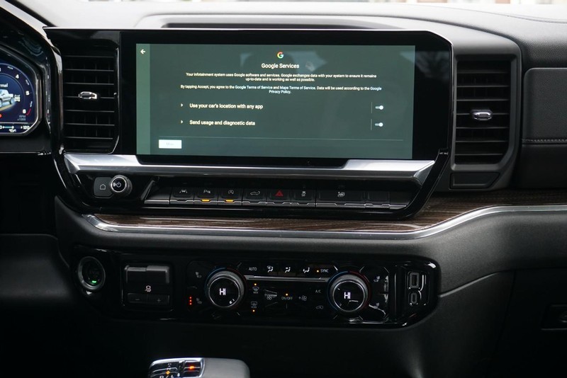 Chevrolet Silverado 1500 Vehicle Full-screen Gallery Image 34