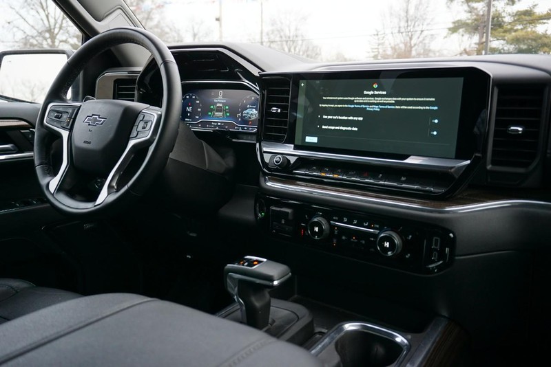 Chevrolet Silverado 1500 Vehicle Full-screen Gallery Image 35