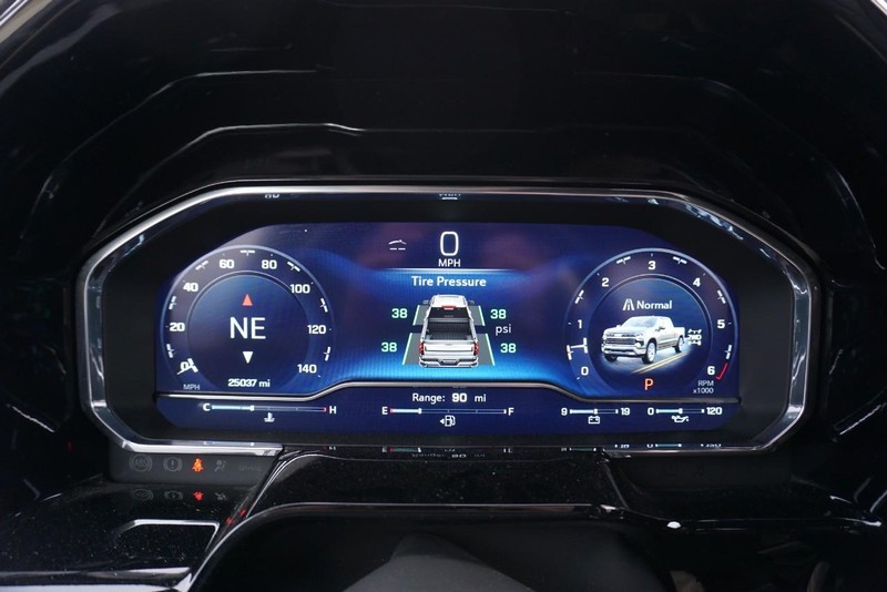 Chevrolet Silverado 1500 Vehicle Full-screen Gallery Image 39