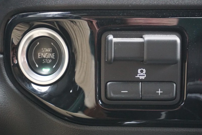 Chevrolet Silverado 1500 Vehicle Full-screen Gallery Image 44