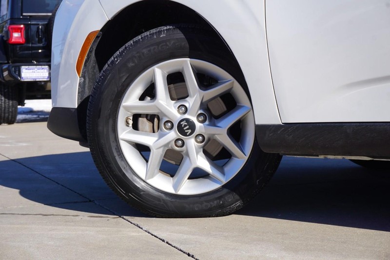 Kia Soul Vehicle Full-screen Gallery Image 14