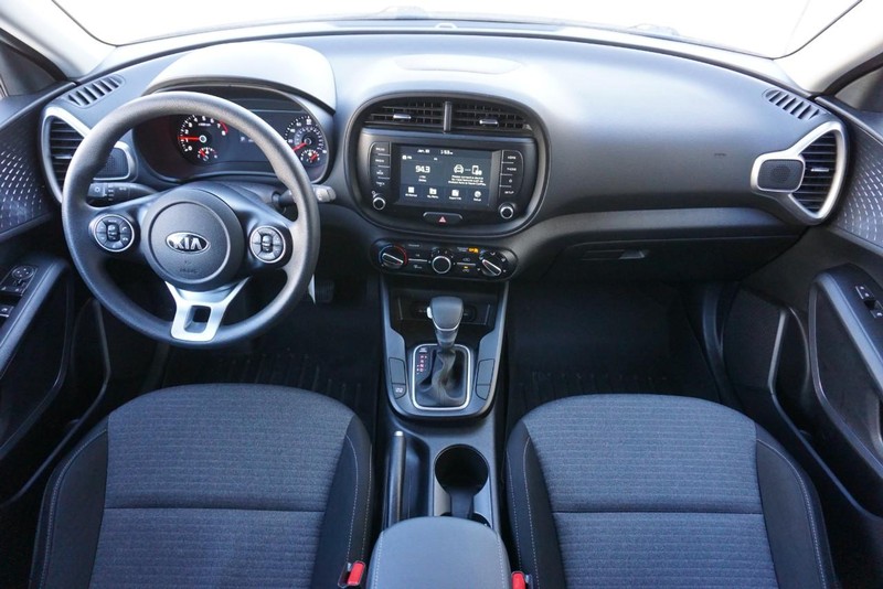 Kia Soul Vehicle Full-screen Gallery Image 30