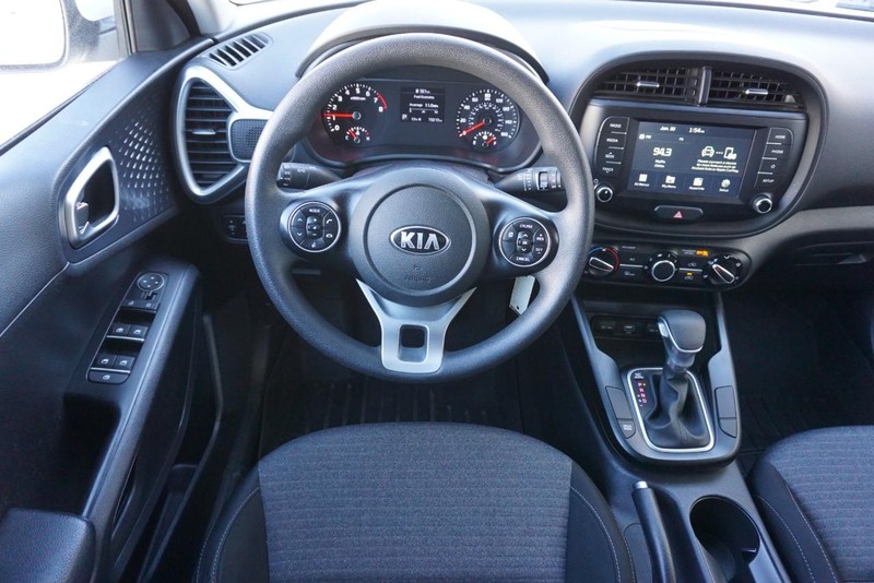 Kia Soul Vehicle Full-screen Gallery Image 34