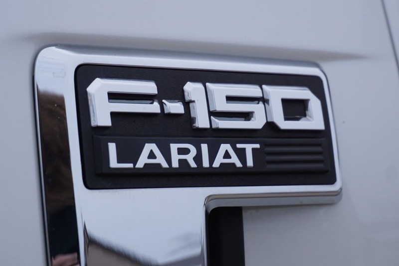 Ford F-150 Vehicle Full-screen Gallery Image 12