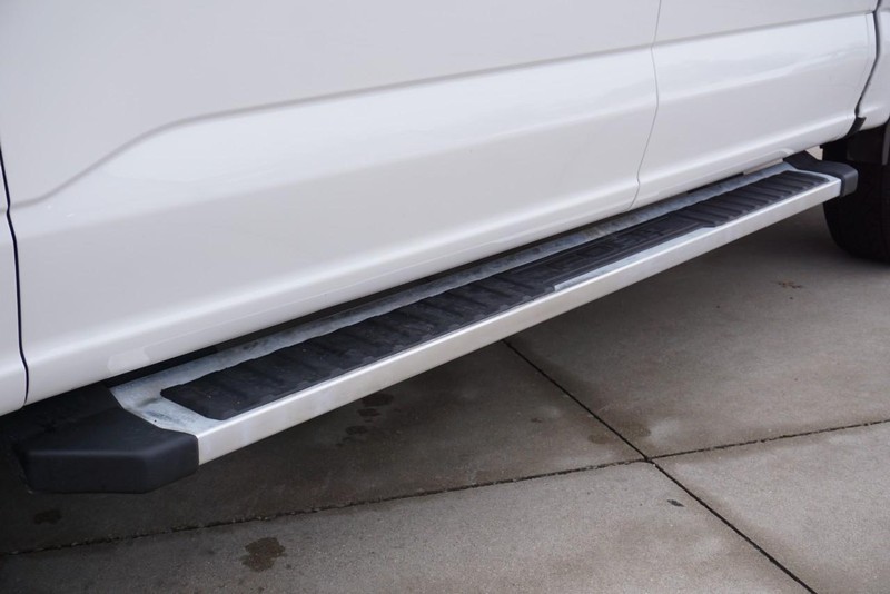 Ford F-150 Vehicle Full-screen Gallery Image 14