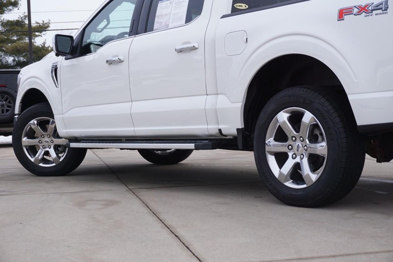 Ford F-150 Vehicle Full-screen Gallery Image 15