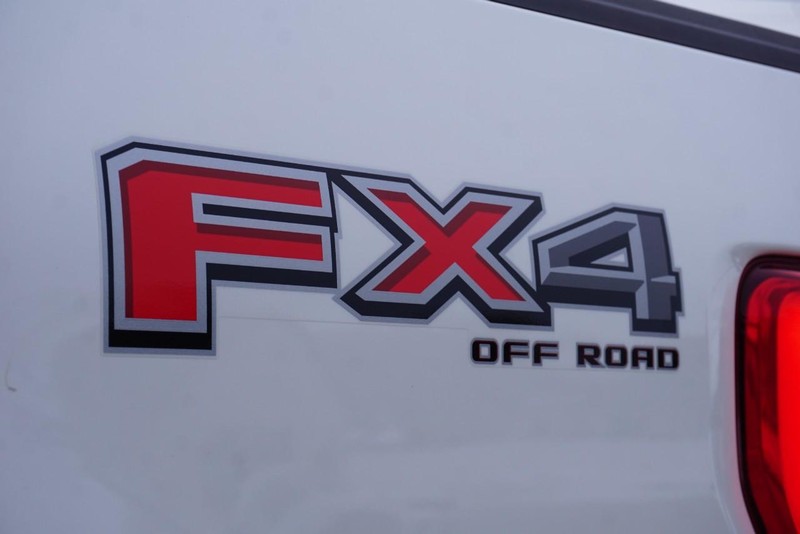 Ford F-150 Vehicle Full-screen Gallery Image 19