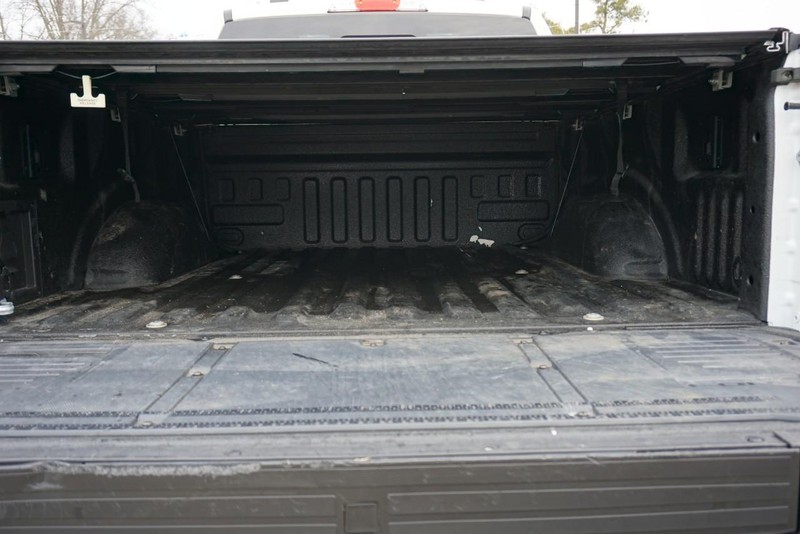 Ford F-150 Vehicle Full-screen Gallery Image 24