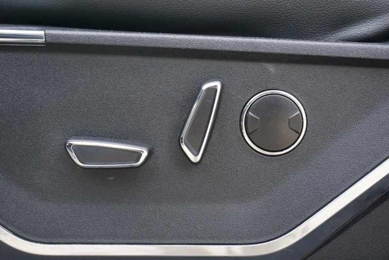 Ford F-150 Vehicle Full-screen Gallery Image 27