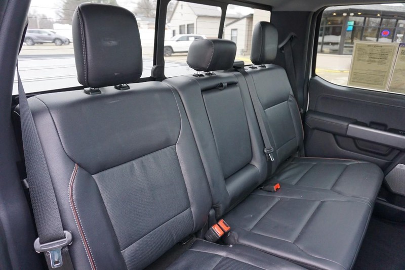 Ford F-150 Vehicle Full-screen Gallery Image 32