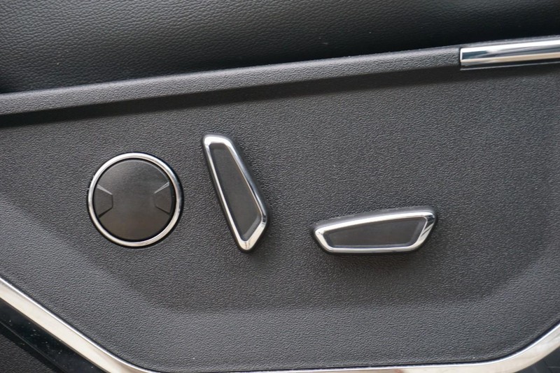 Ford F-150 Vehicle Full-screen Gallery Image 34