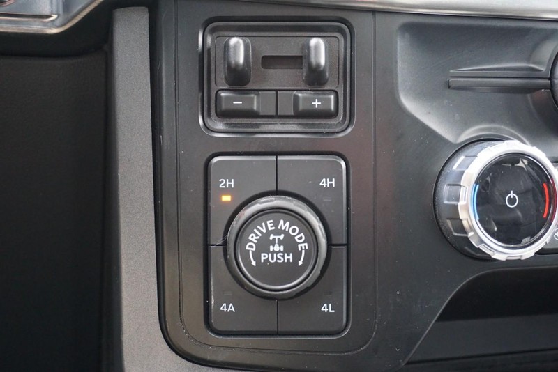 Ford F-150 Vehicle Full-screen Gallery Image 48