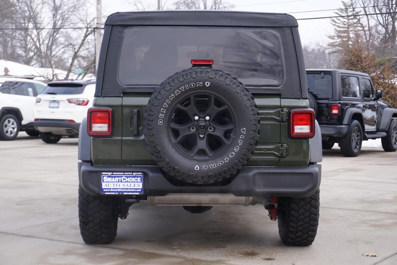 Jeep Wrangler Vehicle Full-screen Gallery Image 04