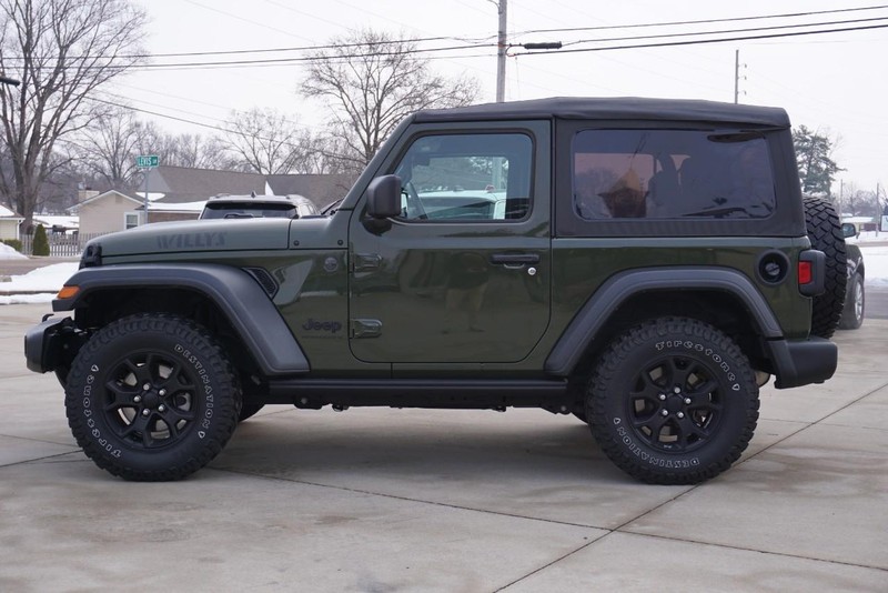 Jeep Wrangler Vehicle Full-screen Gallery Image 06