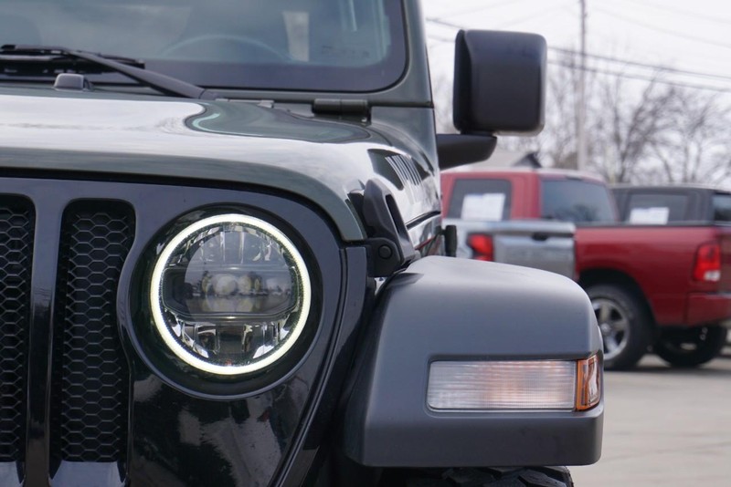Jeep Wrangler Vehicle Full-screen Gallery Image 10