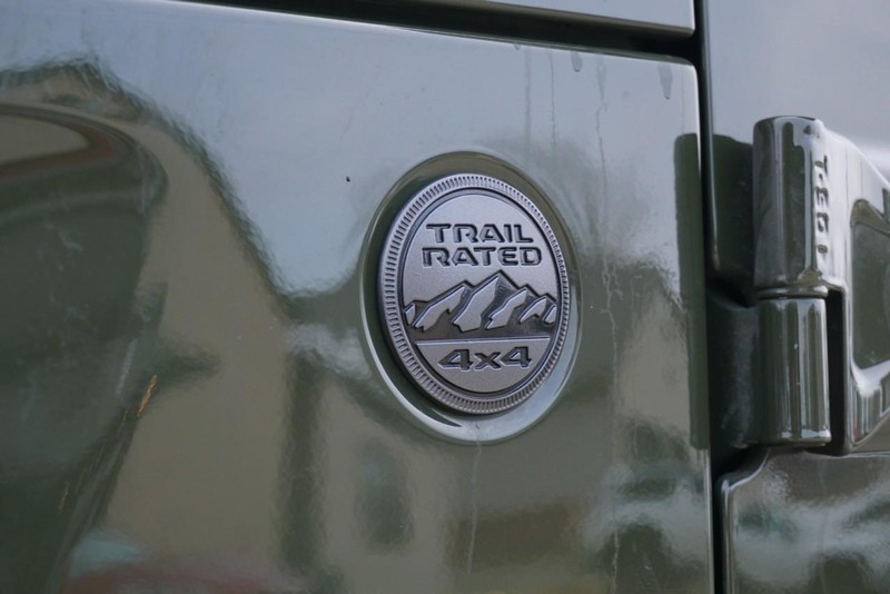 Jeep Wrangler Vehicle Full-screen Gallery Image 12