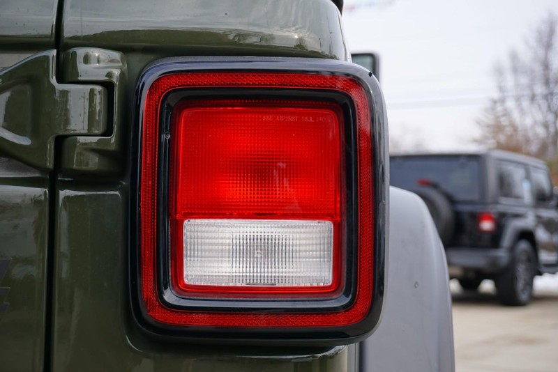 Jeep Wrangler Vehicle Full-screen Gallery Image 21