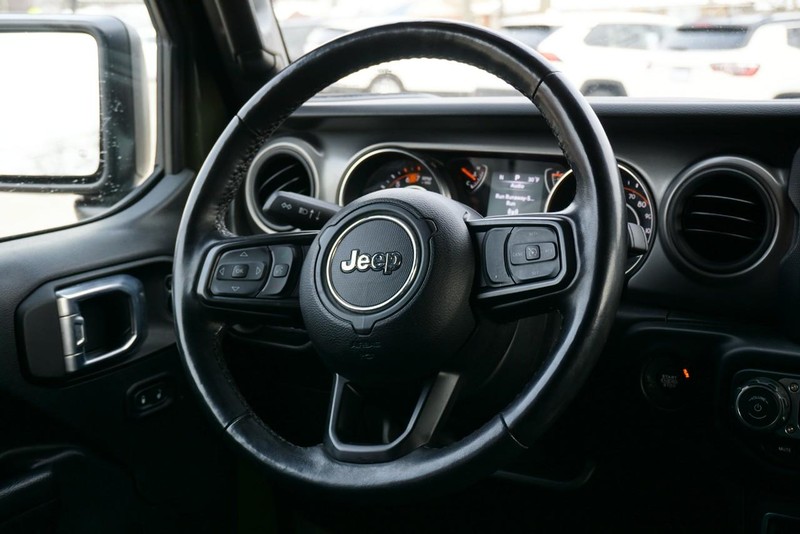 Jeep Wrangler Vehicle Full-screen Gallery Image 31