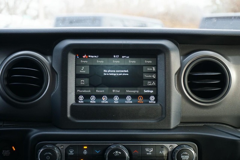 Jeep Wrangler Vehicle Full-screen Gallery Image 32