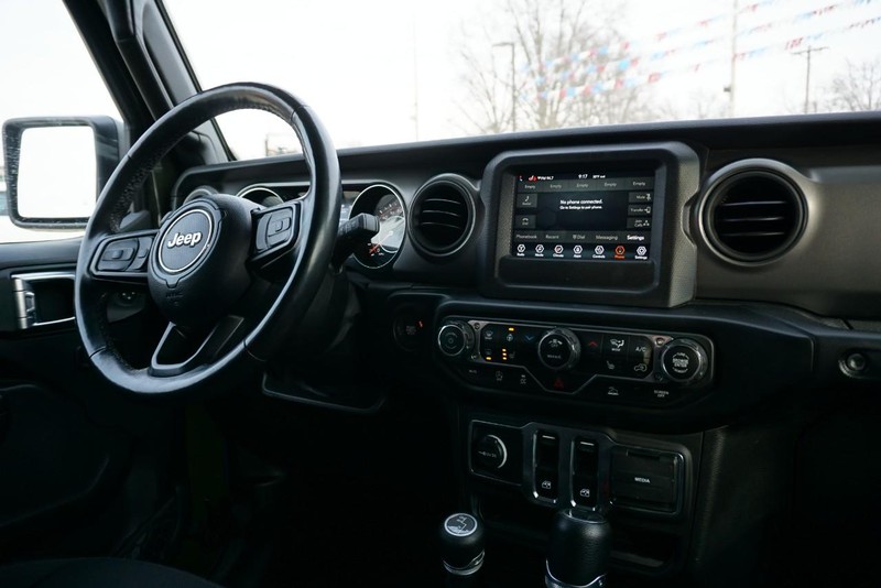 Jeep Wrangler Vehicle Full-screen Gallery Image 33