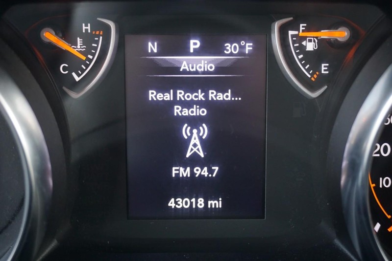 Jeep Wrangler Vehicle Full-screen Gallery Image 38