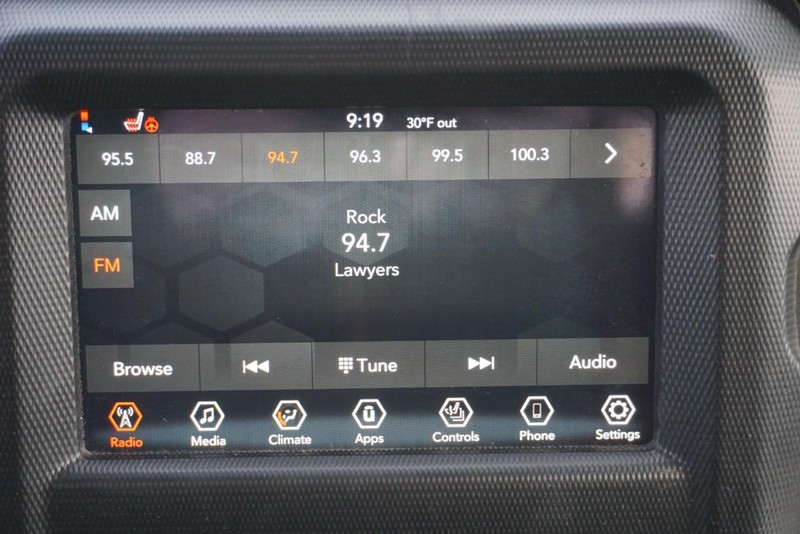 Jeep Wrangler Vehicle Full-screen Gallery Image 45