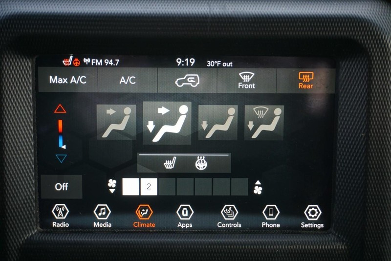 Jeep Wrangler Vehicle Full-screen Gallery Image 46