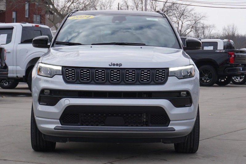 Jeep Compass Vehicle Full-screen Gallery Image 08