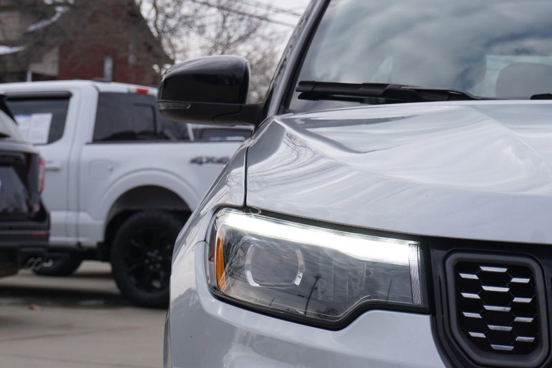 Jeep Compass Vehicle Full-screen Gallery Image 09