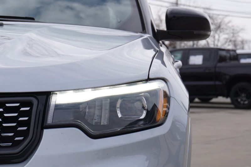Jeep Compass Vehicle Full-screen Gallery Image 10