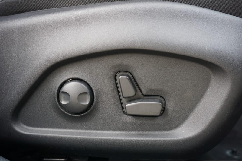 Jeep Compass Vehicle Full-screen Gallery Image 29