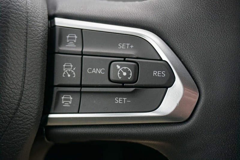 Jeep Compass Vehicle Full-screen Gallery Image 37