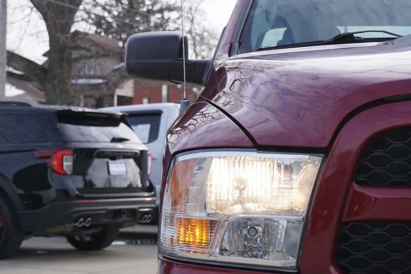 Ram 1500 Vehicle Full-screen Gallery Image 09