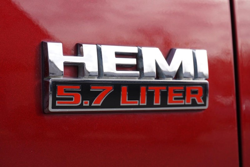 Ram 1500 Vehicle Full-screen Gallery Image 12