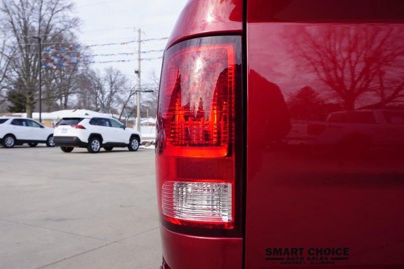 Ram 1500 Vehicle Full-screen Gallery Image 21